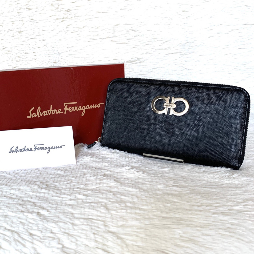 【美品】Ferragamo フェラガモ ガンチーニ ラウンドジップ長財布 人気