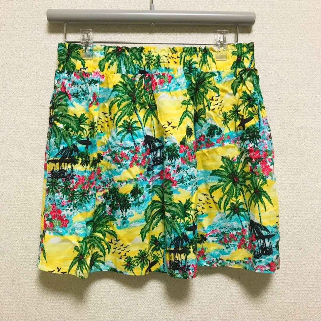 FOREVER 21(フォーエバートゥエンティーワン)のForever21 フォーエバー21 南国柄　ハワイ　黄色　ミニスカート レディースのスカート(ミニスカート)の商品写真