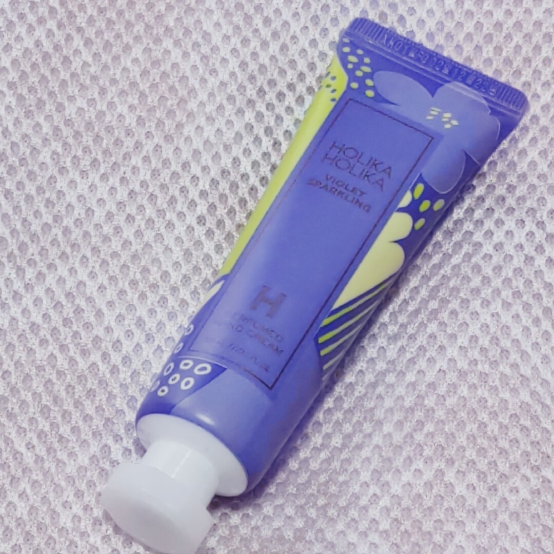 Holika Holika(ホリカホリカ)の【Holika Holika】ハンドクリーム フェイスパック2枚 新品未使用 コスメ/美容のボディケア(ハンドクリーム)の商品写真