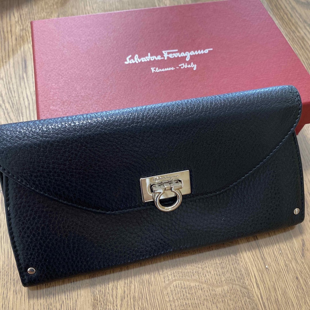 Ferragamo フェラガモ 長財布