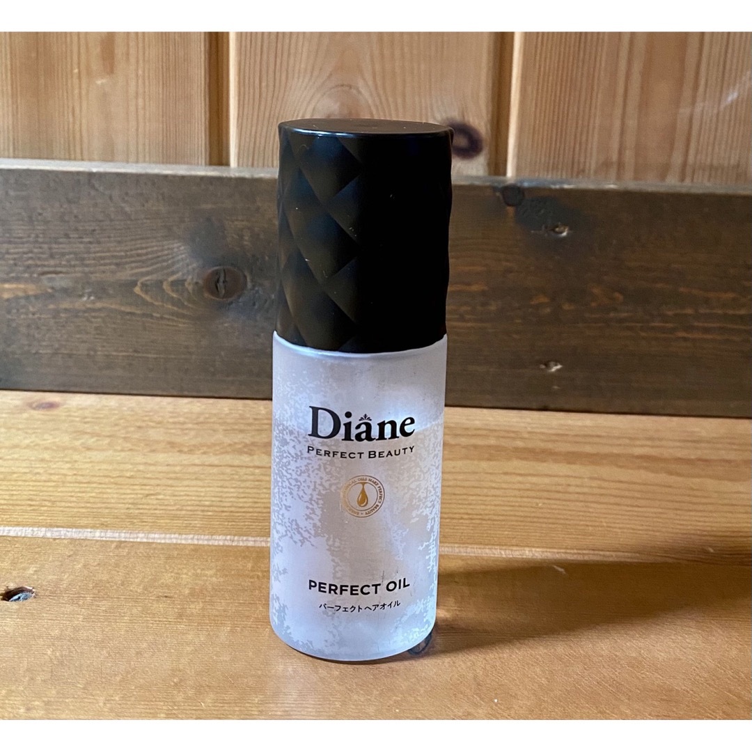 Moist Diane(モイストダイアン)のモイストダイアン パーフェクトヘアオイル コスメ/美容のヘアケア/スタイリング(オイル/美容液)の商品写真
