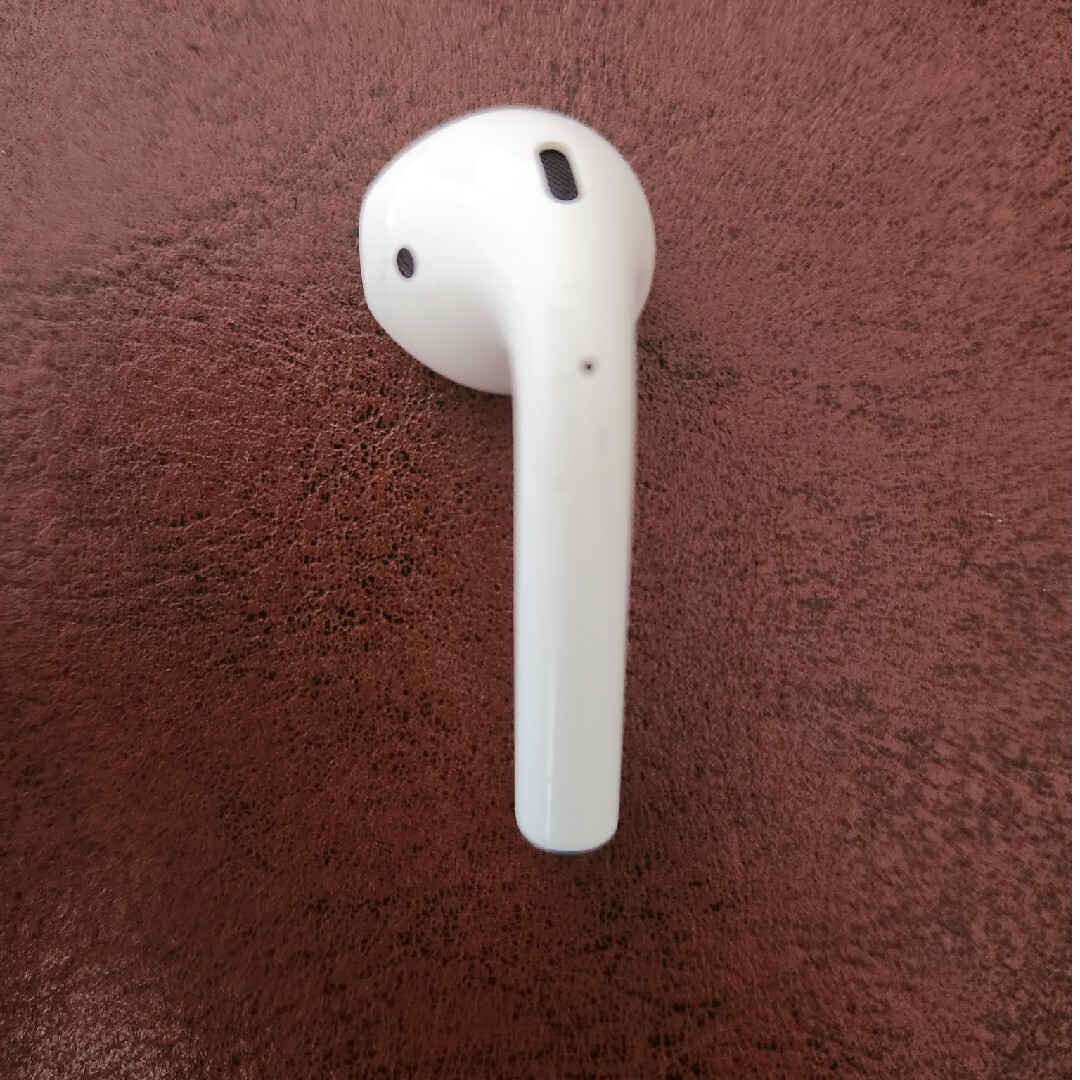 Apple(アップル)のAPPLE AirPods 第２世代 スマホ/家電/カメラのオーディオ機器(ヘッドフォン/イヤフォン)の商品写真