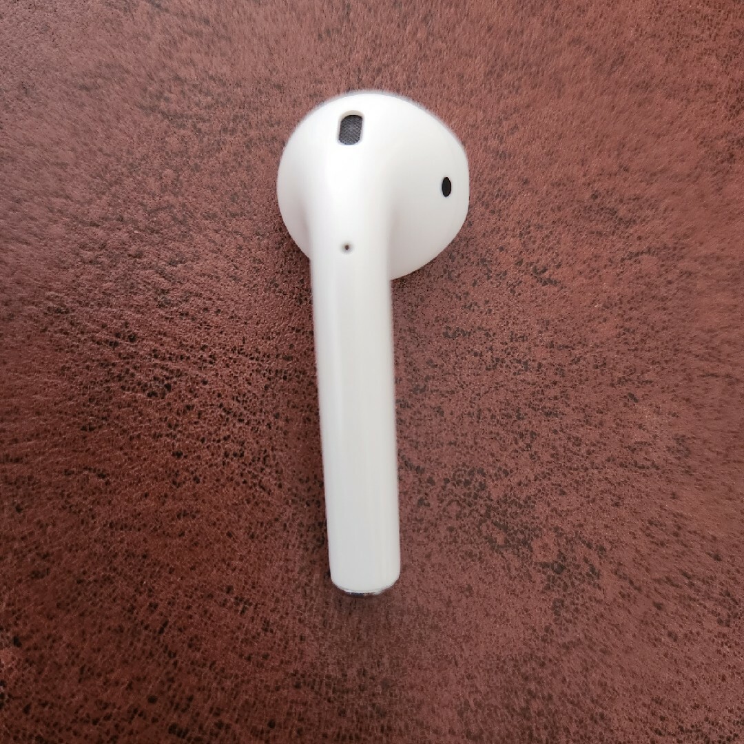 Apple(アップル)のAPPLE AirPods 第２世代 スマホ/家電/カメラのオーディオ機器(ヘッドフォン/イヤフォン)の商品写真