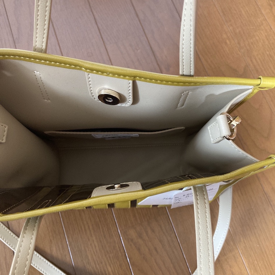 FREDY & GLOSTER(フレディアンドグロスター)のfredy emue ビニールパッチワークトートバッグ レディースのバッグ(ハンドバッグ)の商品写真
