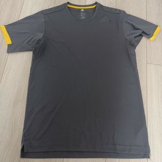 Tシャツ　アディダス(Tシャツ/カットソー(半袖/袖なし))