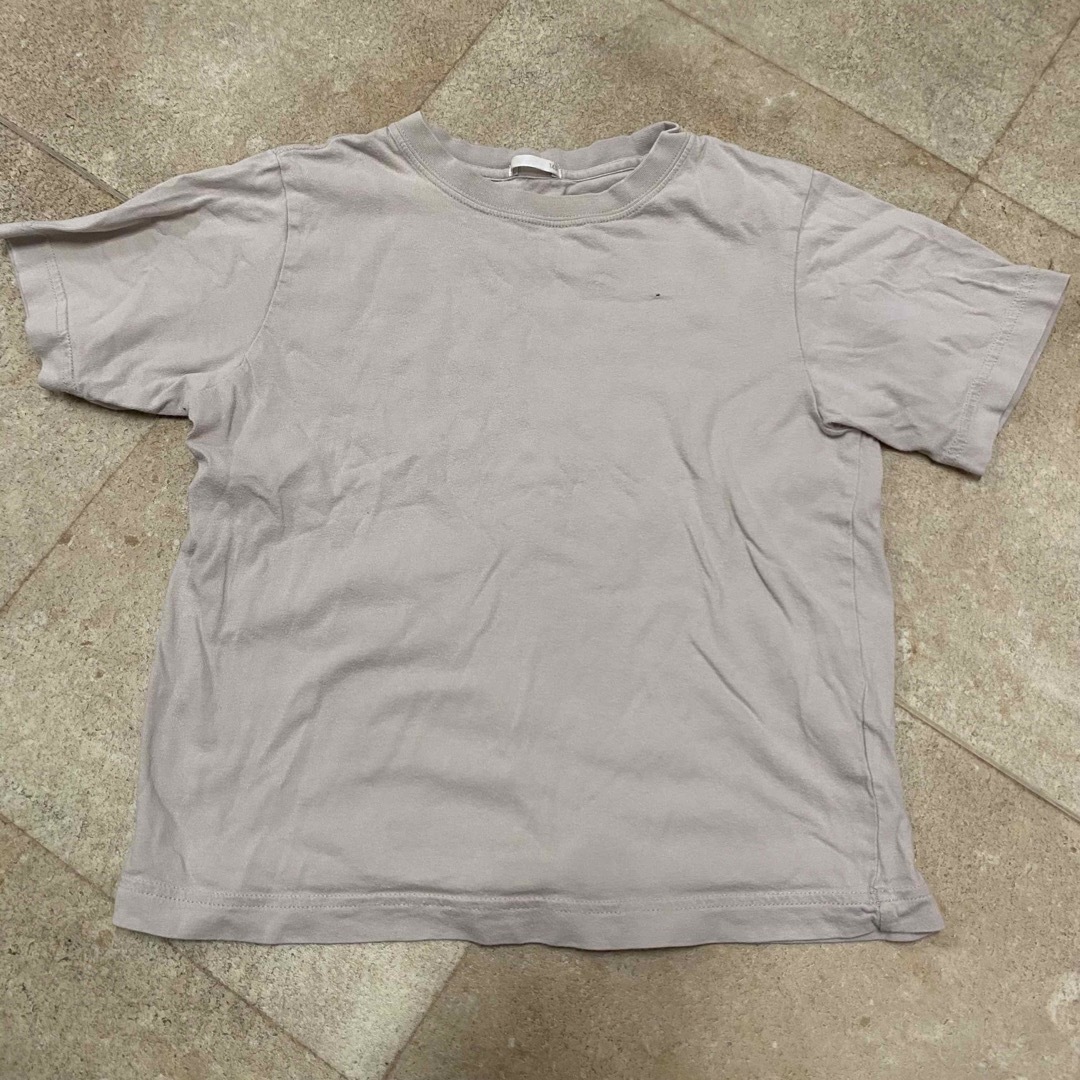 GU(ジーユー)のGU グラフィックT バックプリント 半袖 Tシャツ ベージュ 140㎝ キッズ/ベビー/マタニティのキッズ服男の子用(90cm~)(Tシャツ/カットソー)の商品写真