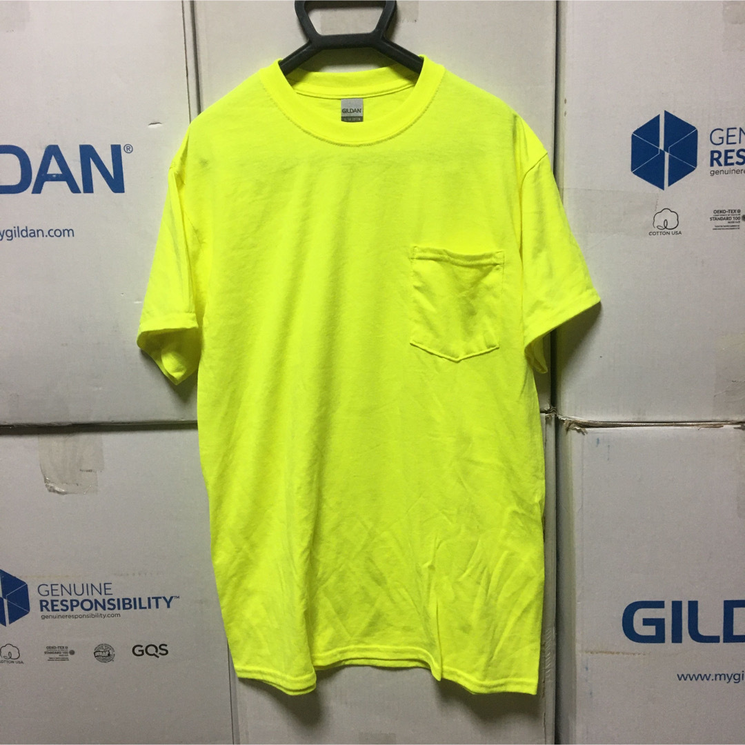 GILDAN(ギルタン)のGILDANギルダン☆半袖無地Tシャツ★ポケット付き☆ネオンイエロー蛍光黄色★L メンズのトップス(Tシャツ/カットソー(半袖/袖なし))の商品写真