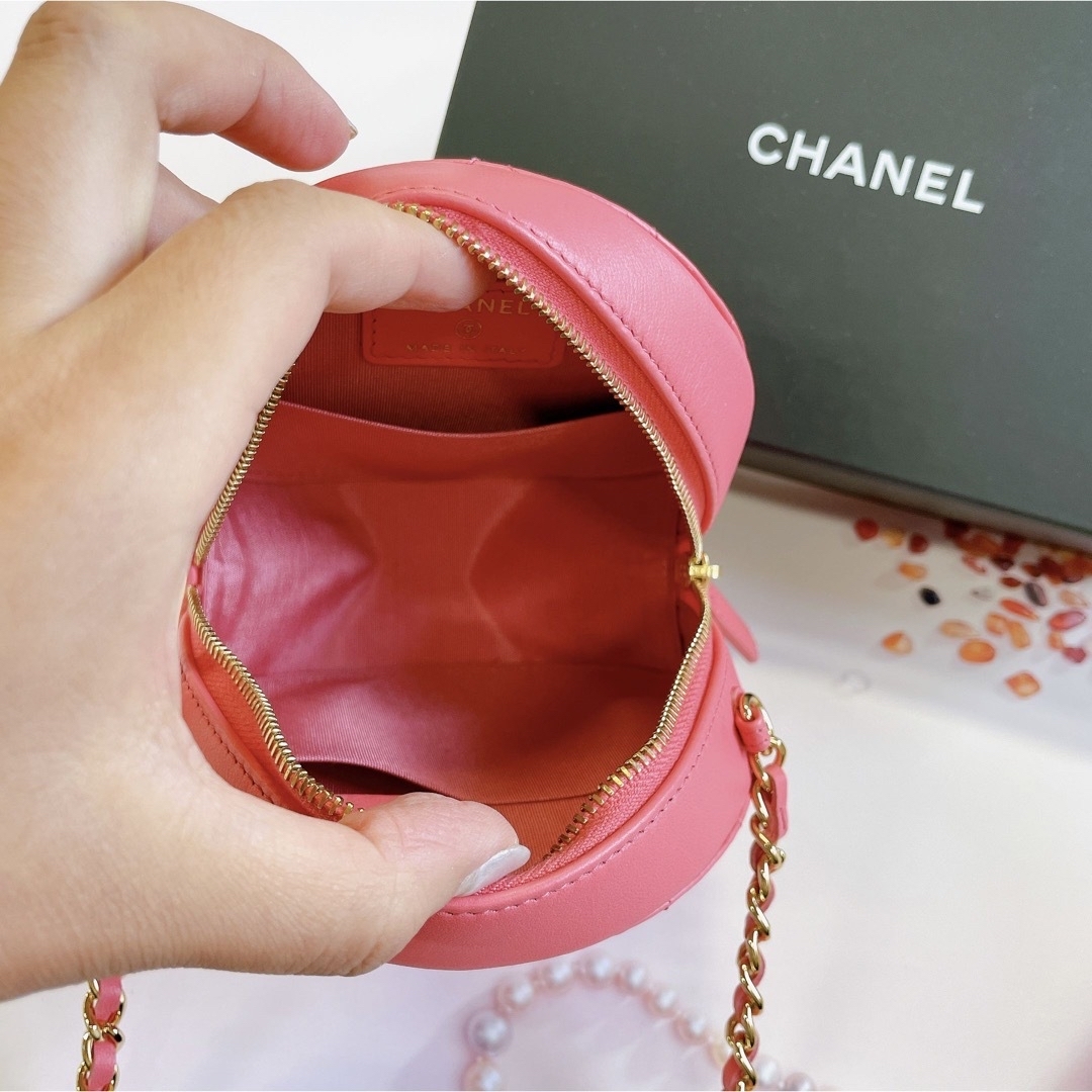 CHANEL(シャネル)のシャネル　ラウンドショルダーバッグ　美品 レディースのバッグ(ショルダーバッグ)の商品写真