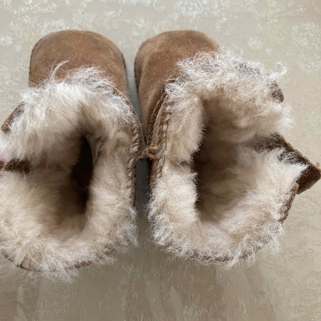 UGG(アグ)のベビー　UGG ムートンブーツ キッズ/ベビー/マタニティのベビー靴/シューズ(~14cm)(ブーツ)の商品写真