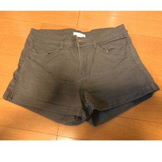 エイチアンドエム(H&M)の09 H&M ショートパンツ　カーキ　36(ショートパンツ)