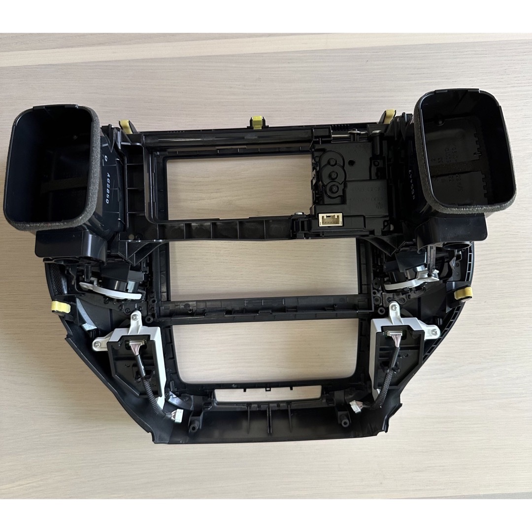 トヨタ(トヨタ)のクラウン　純正　210系　AWS210　オーディオパネル　センターパネル 自動車/バイクの自動車(カーオーディオ)の商品写真