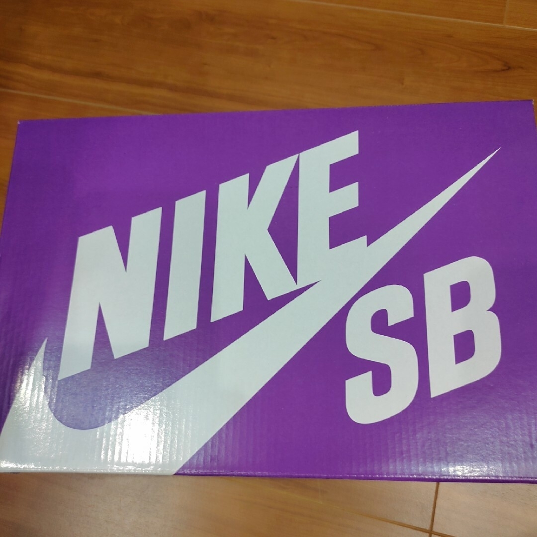 NIKE(ナイキ)のNIKE SB DUNK HIGH MAIZE AND BLACK　30cm メンズの靴/シューズ(スニーカー)の商品写真
