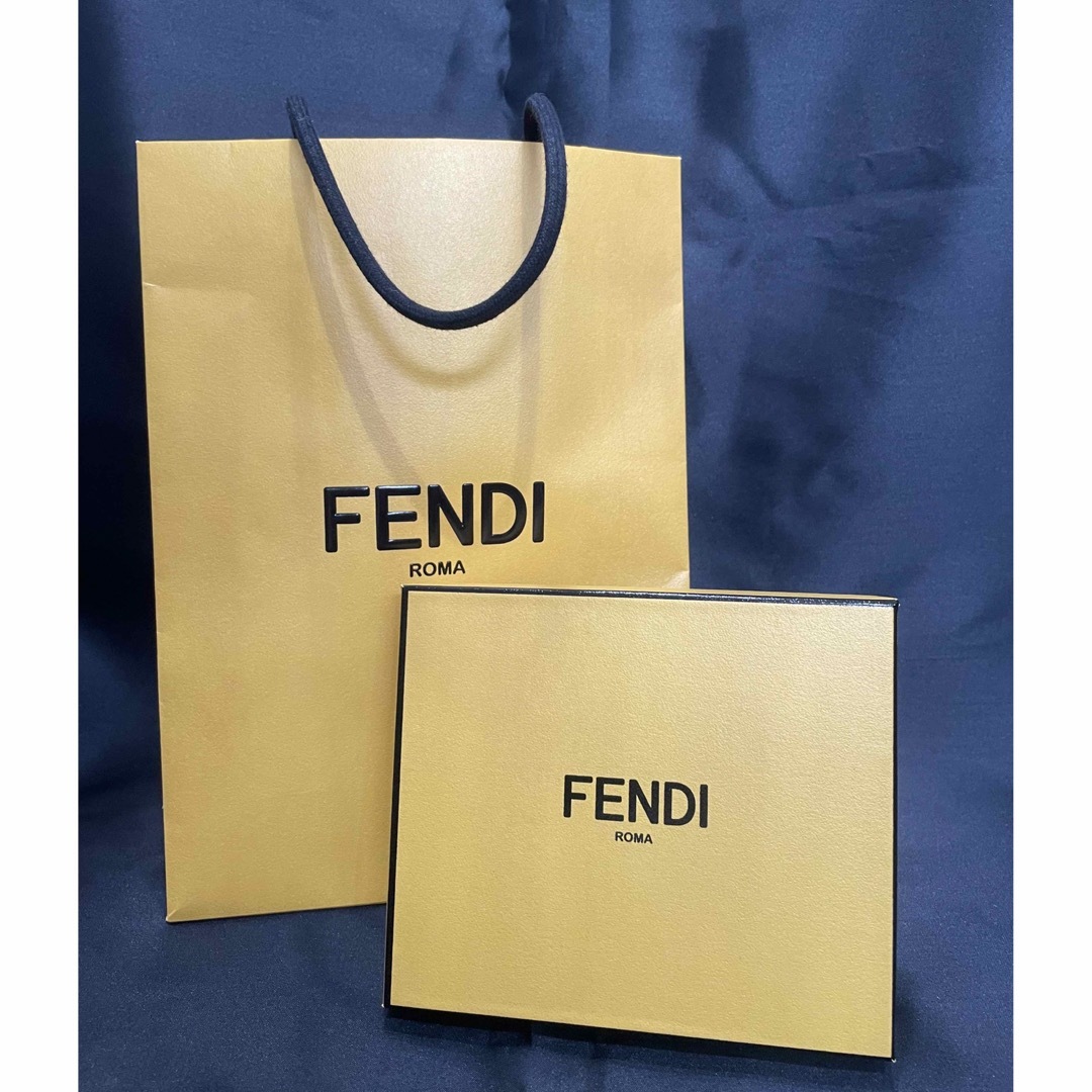 FENDI(フェンディ)のFENDI フェンディ★エフ　イズフェンディ　ブレスレット レディースのアクセサリー(ブレスレット/バングル)の商品写真