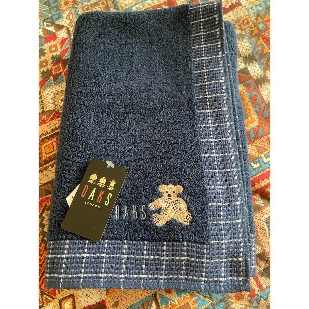 DAKS バスタオル  ネイビー　くま刺繍