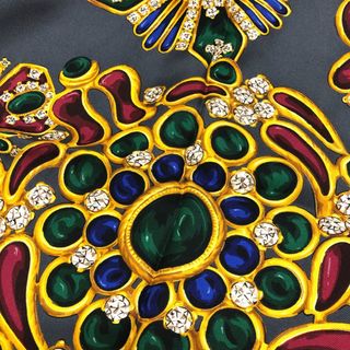 CHANELマルチカラーシャネルロゴ大判スカーフ シルク マルチカラー-