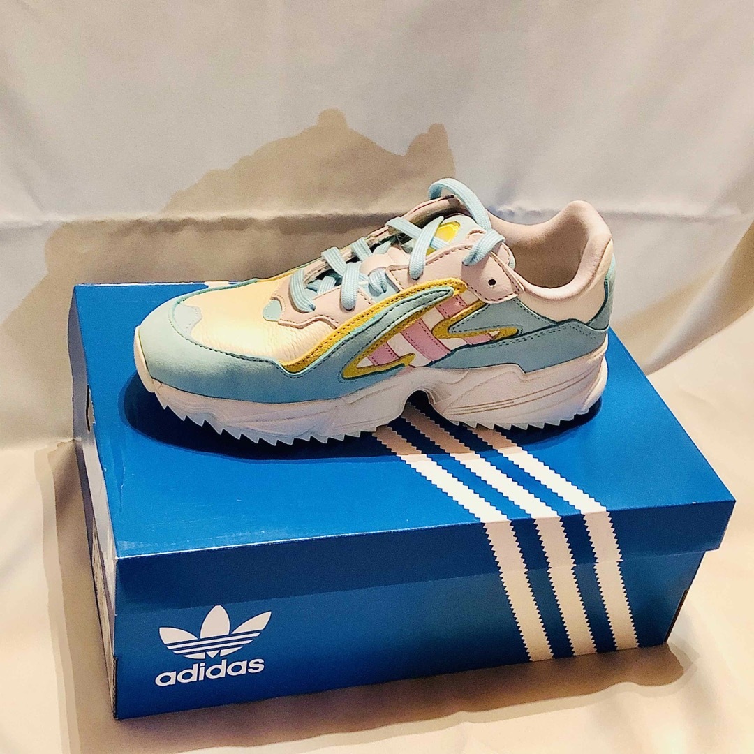 新品★Adidas ヤング-96キャズム オリジナルス スニーカー★EE8007