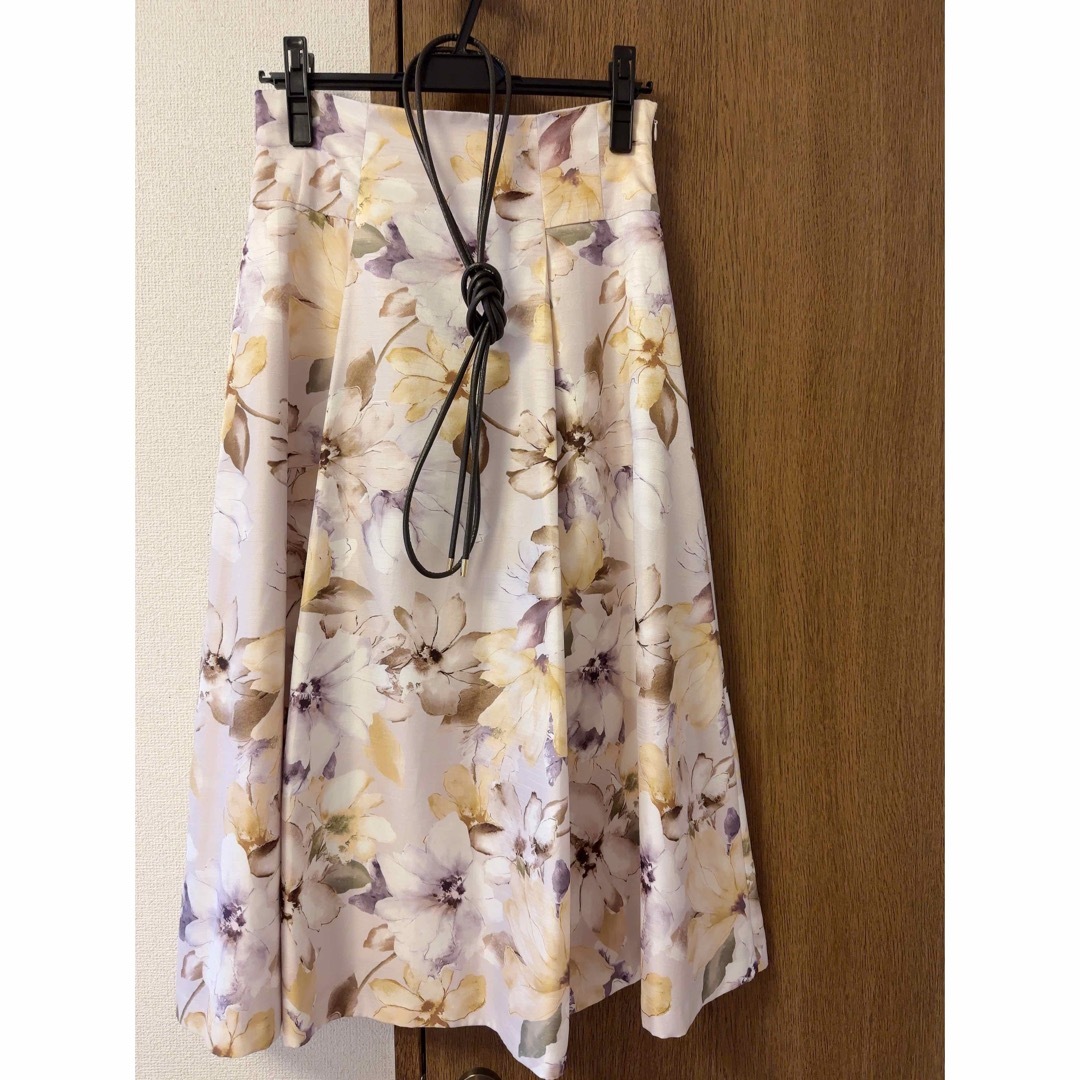 Apuweiser-riche(アプワイザーリッシェ)のアプワイザーリッシェ　花柄スカート レディースのスカート(ロングスカート)の商品写真