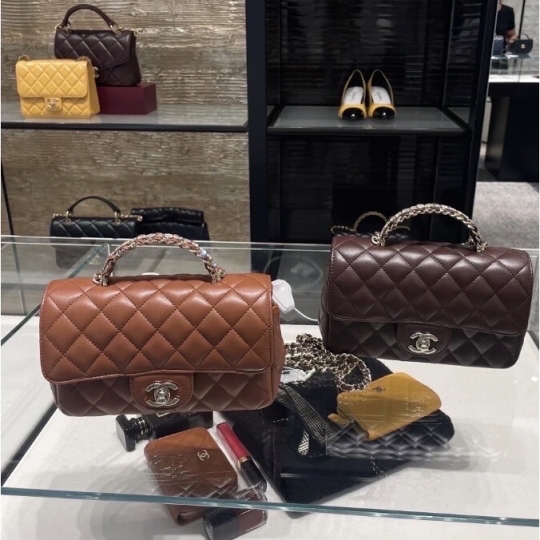 CHANEL(シャネル)の23A 貴重　ミニマトラッセ　フラップバッグ　ストラス　トップハンドル　キャメル レディースのバッグ(ショルダーバッグ)の商品写真