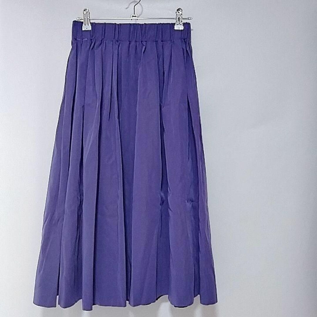 M.deux(エムドゥー)の新品　タグ付き　エムドゥ　ロングスカート　台形　パープルダークグリーン2way レディースのスカート(ロングスカート)の商品写真