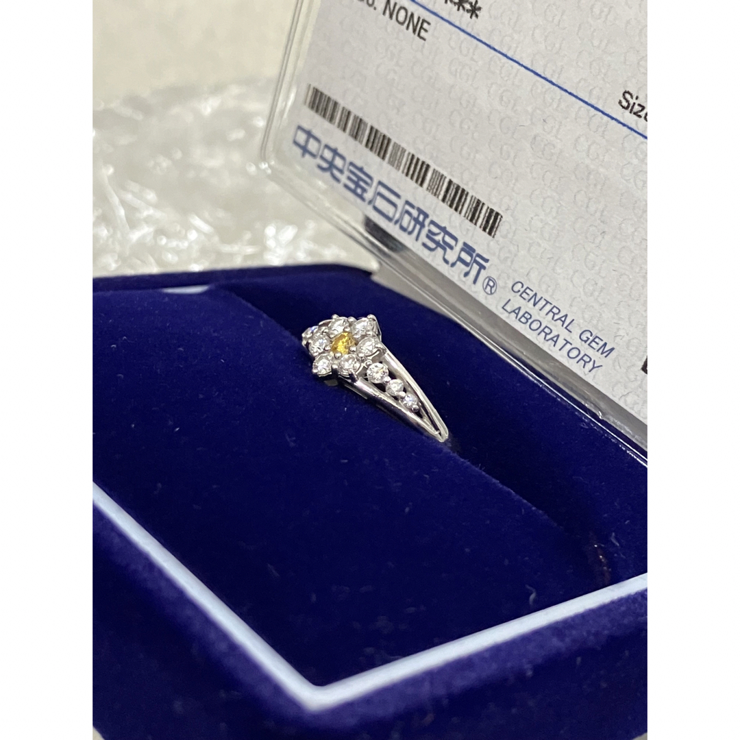 Yellow Diamond（ Fancy Vivd Yellow）Ring レディースのアクセサリー(リング(指輪))の商品写真