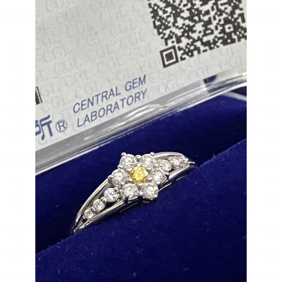 Yellow Diamond（ Fancy Vivd Yellow）Ring 3