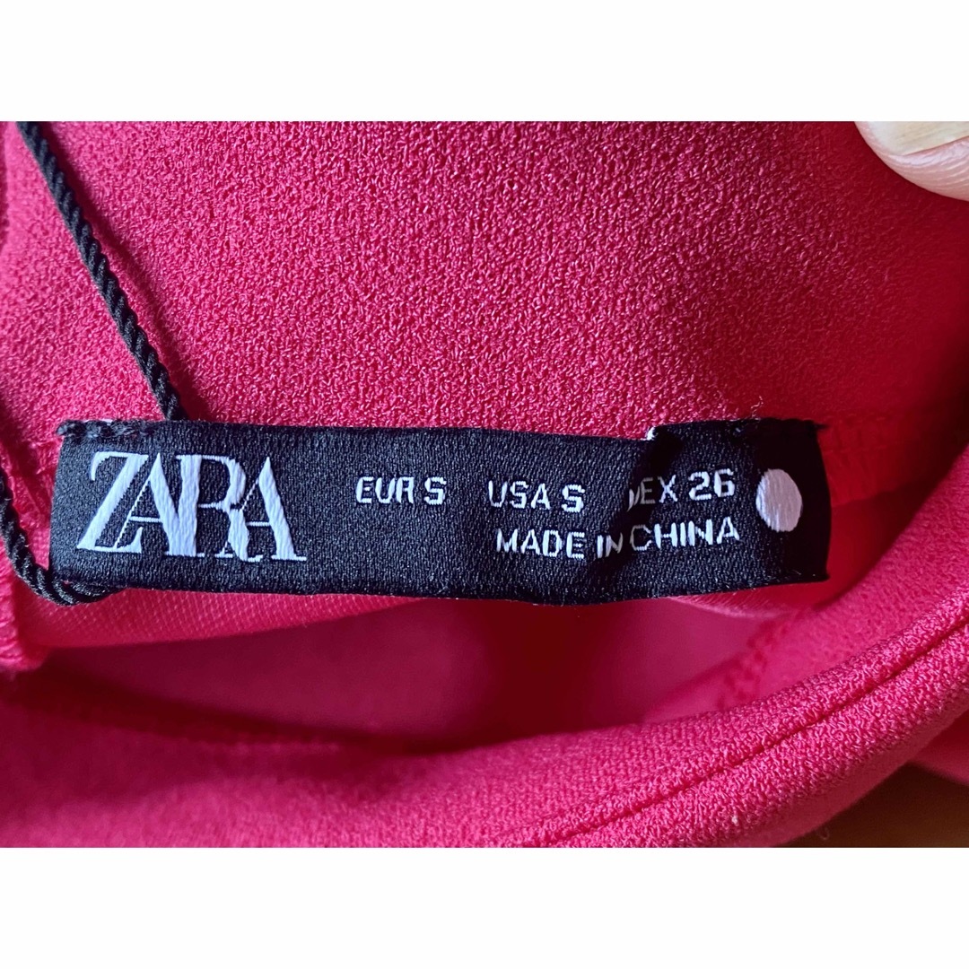 ZARA(ザラ)の新品(試着のみ)【ZARA】プリーツトップス フクシア レディースのトップス(カットソー(半袖/袖なし))の商品写真