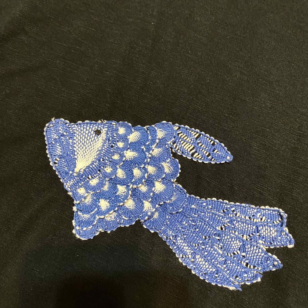 H.P.FRANCE(アッシュペーフランス)のjuana de arco  ホォアナデアルコ　魚　刺繍　Tシャツ　黒　柄 レディースのトップス(Tシャツ(半袖/袖なし))の商品写真