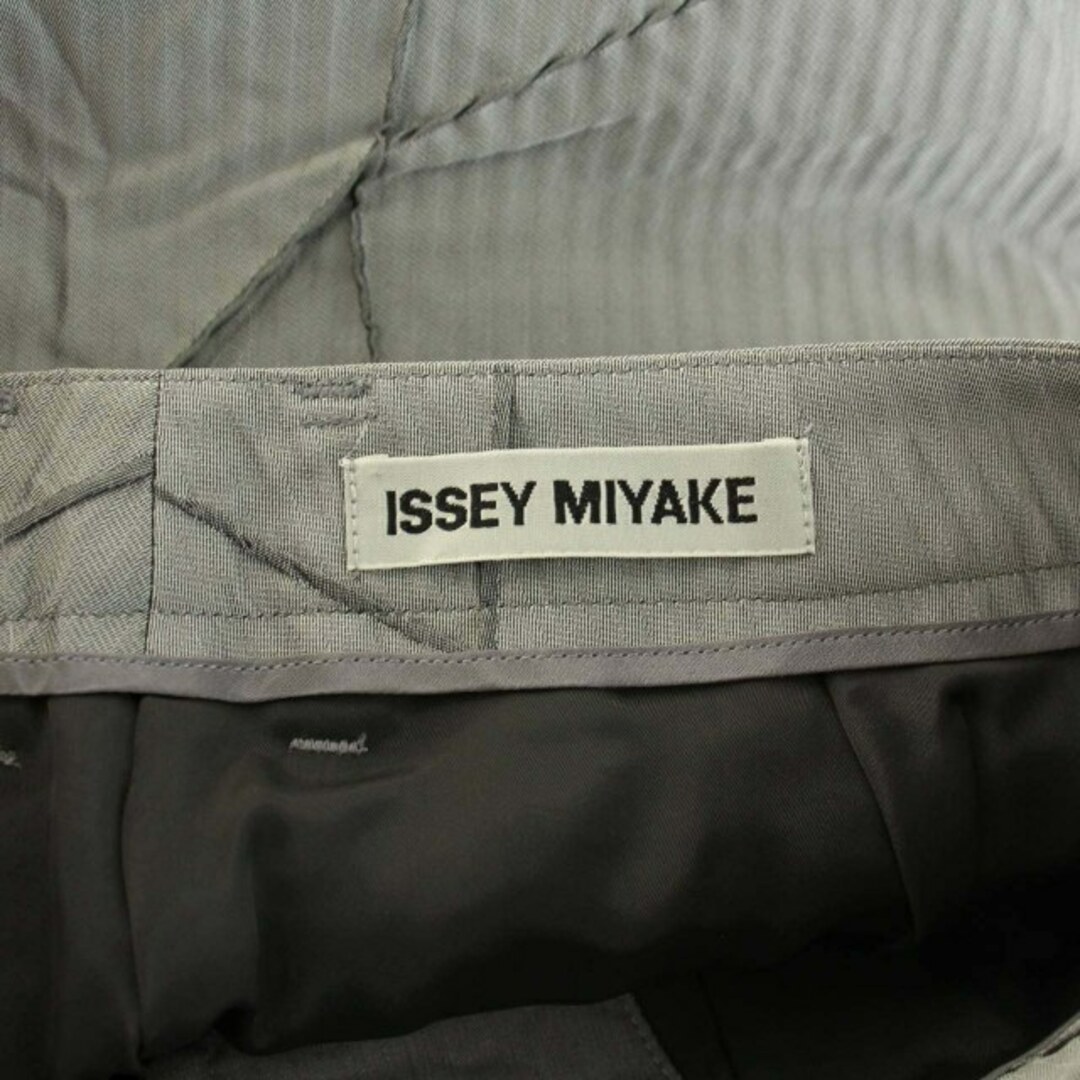 ISSEY MIYAKE(イッセイミヤケ)のイッセイミヤケ パンツ スラックス ストライプ 総柄 ストレート 2 M グレー レディースのパンツ(その他)の商品写真