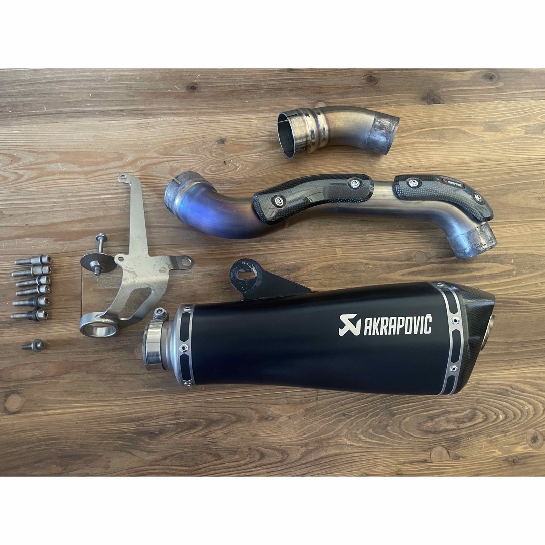 BMW RnineT pure AKRAPOVIC スリップオンマフラー