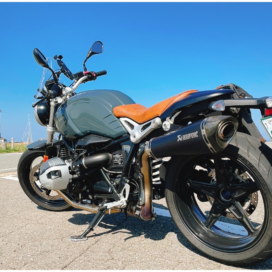 BMW RnineT pure AKRAPOVIC スリップオンマフラー の通販 by yUu's ...