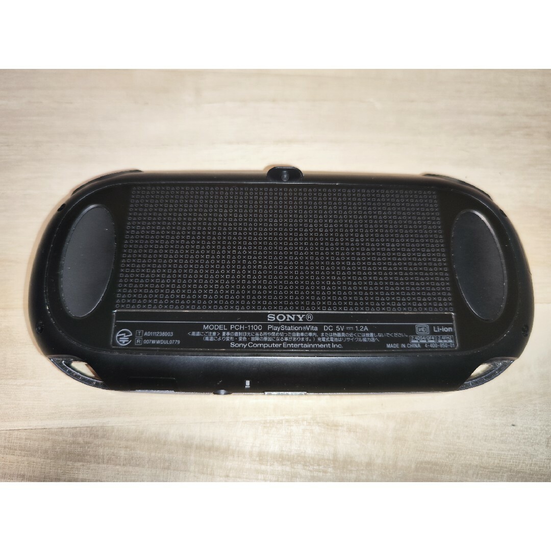 PlayStation Vita(プレイステーションヴィータ)のPlayStation Vita PCH-1100 3Gモデル ブラック エンタメ/ホビーのゲームソフト/ゲーム機本体(携帯用ゲーム機本体)の商品写真