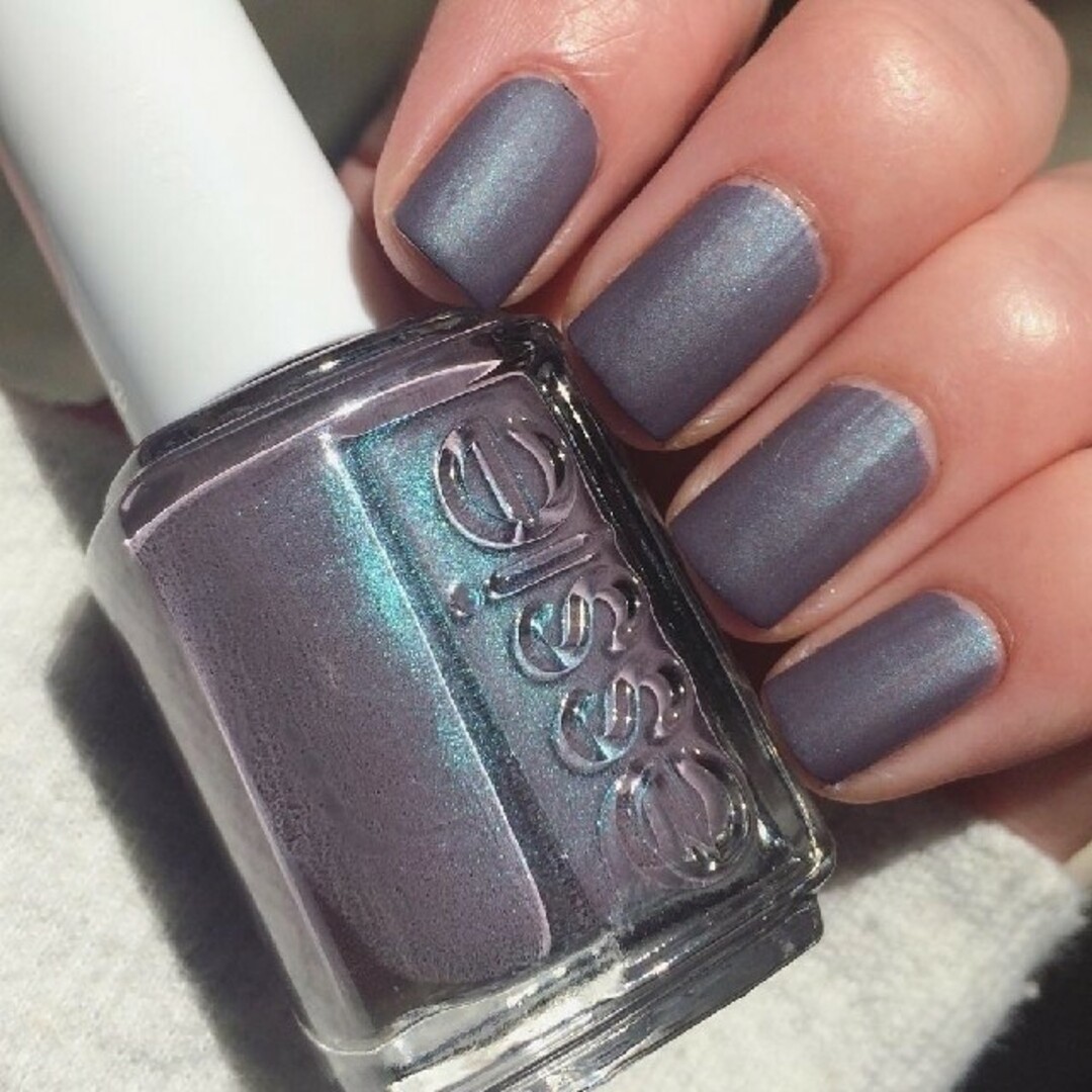 Essie(エッシー)の廃盤レアカラー！ essie  3038  Coat Couture コスメ/美容のネイル(マニキュア)の商品写真