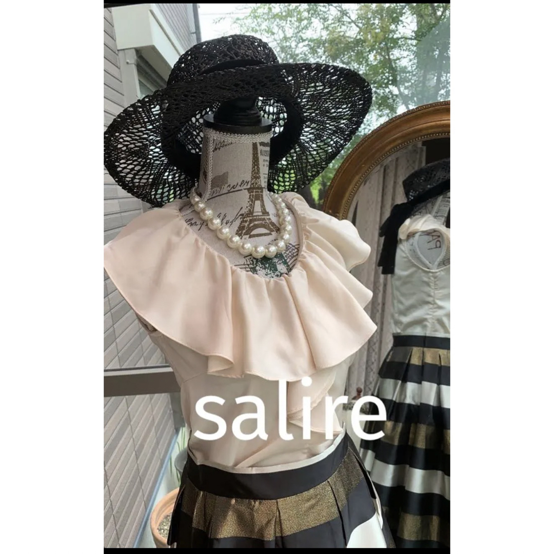 salire(サリア)の綺麗なお姉さんのsalire大人可愛いフリルブラウス レディースのトップス(シャツ/ブラウス(半袖/袖なし))の商品写真