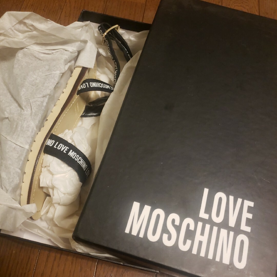 MOSCHINO(モスキーノ)の日本未発売LOVE MOSCHINO モスキーノ　ブランドロゴストラップサンダル レディースの靴/シューズ(サンダル)の商品写真