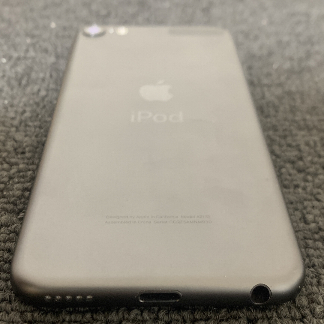 iPod touch(アイポッドタッチ)のiPod touch第7世代32GB  グレー A2178 MVHW2LL/A スマホ/家電/カメラのオーディオ機器(ポータブルプレーヤー)の商品写真