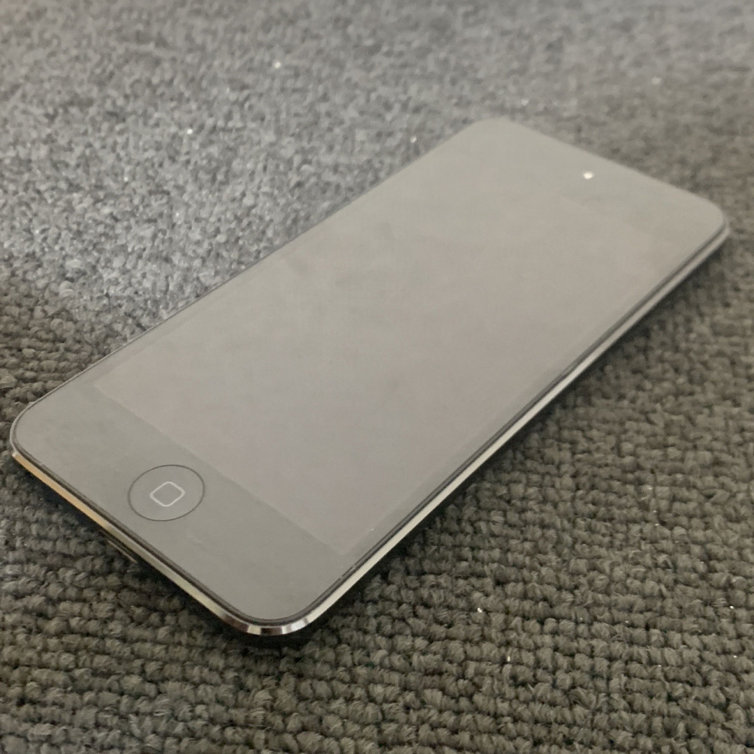 iPod touch(アイポッドタッチ)のiPod touch第7世代32GB  グレー A2178 MVHW2LL/A スマホ/家電/カメラのオーディオ機器(ポータブルプレーヤー)の商品写真