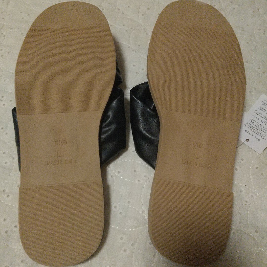 しまむら(シマムラ)のムスビ クロス ベタ フラットサンダル レディースの靴/シューズ(サンダル)の商品写真