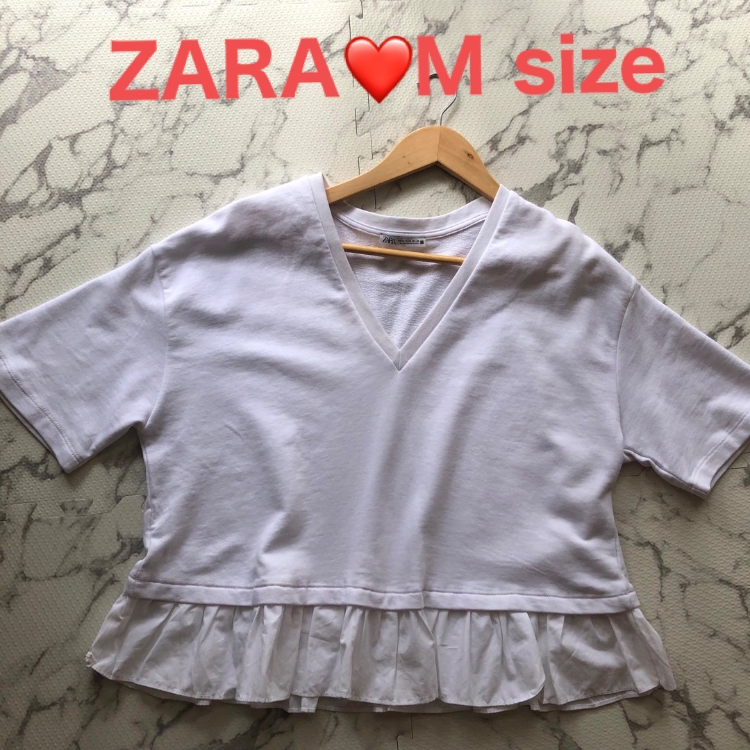 ZARA(ザラ)の【美品】ZARA ザラ　半袖　トップス　白　Mサイズ　裾フリル レディースのトップス(Tシャツ(半袖/袖なし))の商品写真