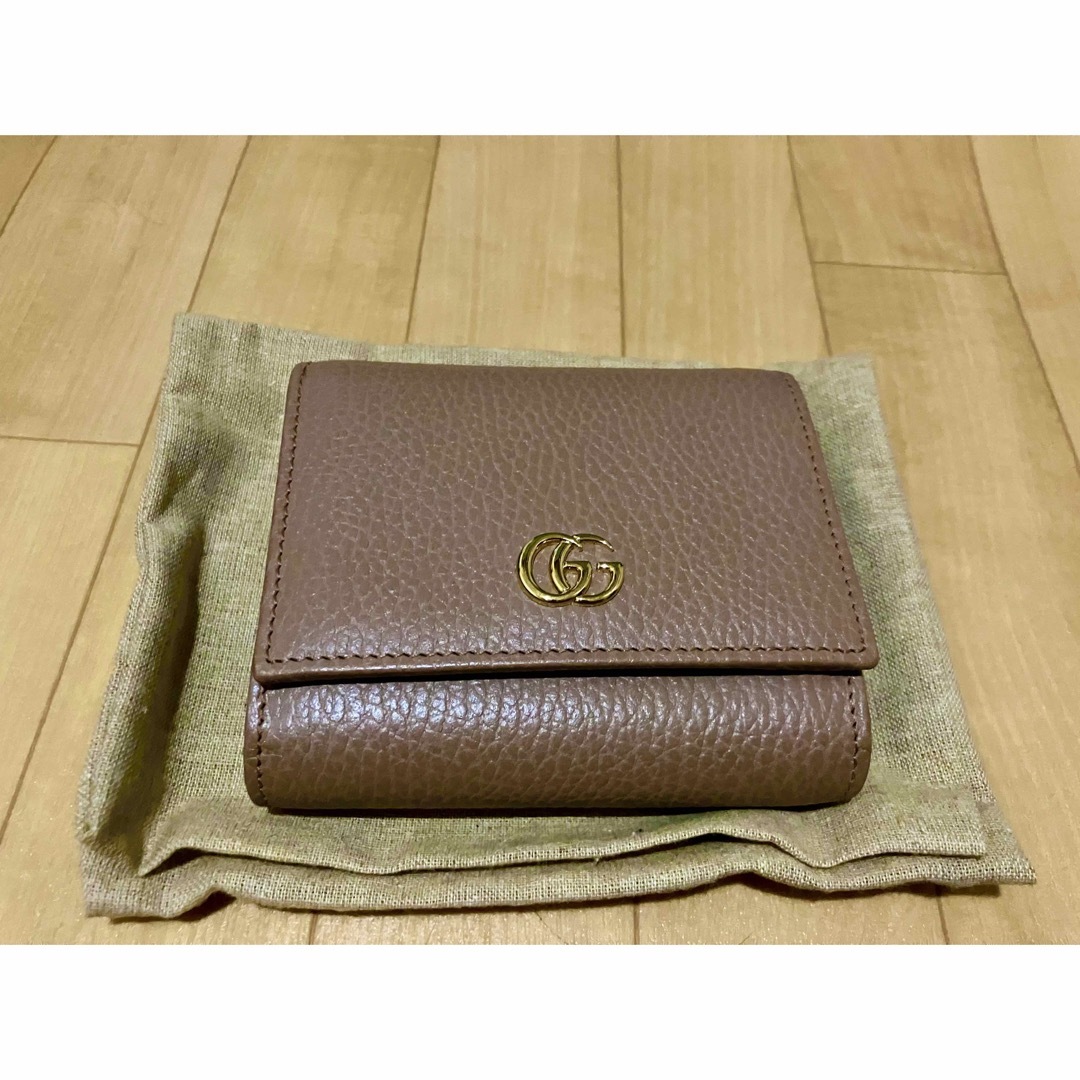 Gucci(グッチ)のGUCCI   二つ折り財布　レザー　本革 レディースのファッション小物(財布)の商品写真