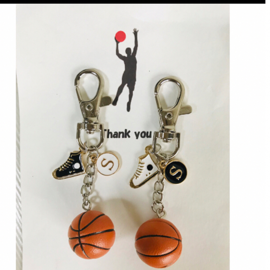 バスケットボールイニシャルキーホルダーシルバー スポーツ/アウトドアのスポーツ/アウトドア その他(バスケットボール)の商品写真