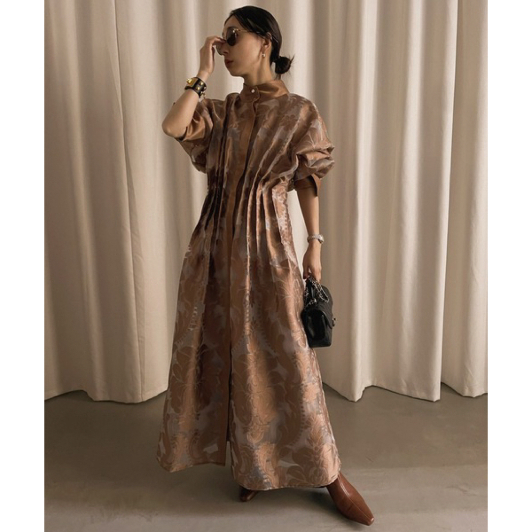 Ameri VINTAGE(アメリヴィンテージ)のAMERI  UND SHEER JACQUARD TUCK DRESS レディースのワンピース(ロングワンピース/マキシワンピース)の商品写真