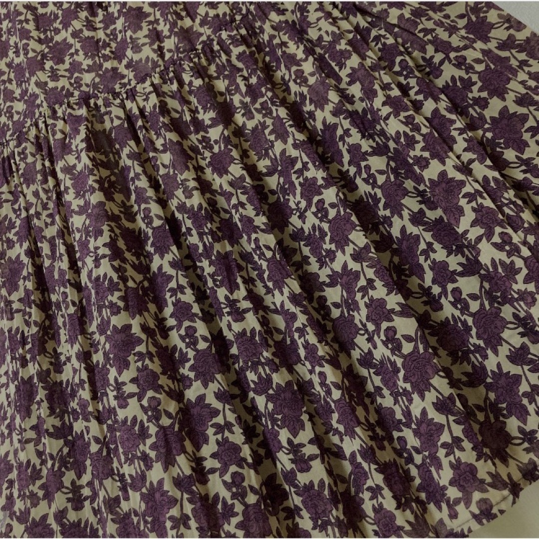 Kastane(カスタネ)のクラシカルレトロな花柄の裾ひらひらロングティアードスカート レディースのスカート(ロングスカート)の商品写真