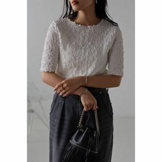 ザラ(ZARA)の✨新品タグ付✨BonjourSaganリップルカットふくれトップス　オフホワイト(Tシャツ(半袖/袖なし))