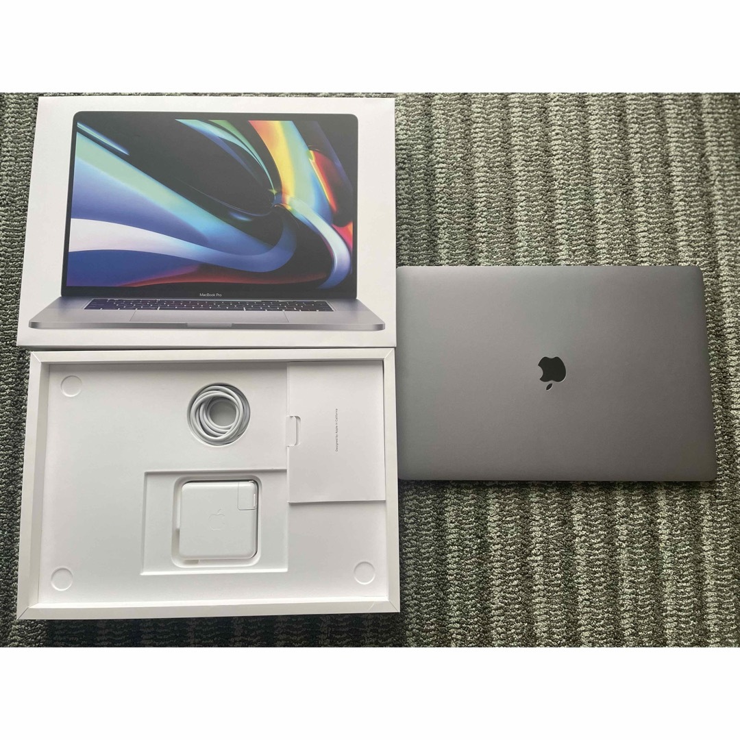 MacBook Pro 2019 16インチ(放電回数10回のみ)