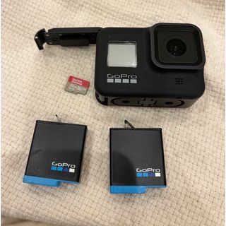 ゴープロ(GoPro)のGoPro HERO 8 MicroSD32GB 純正バッテリー2個付(ビデオカメラ)