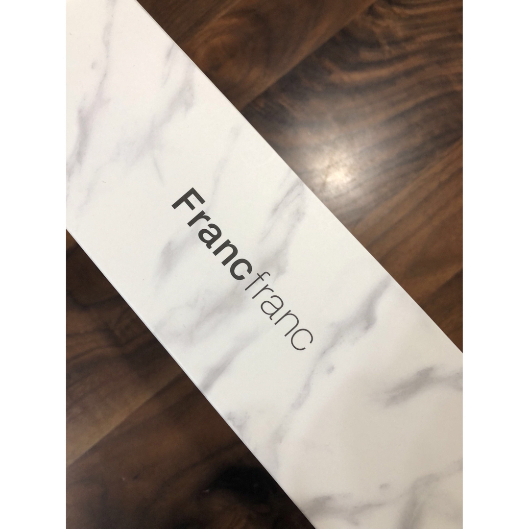 Francfranc(フランフラン)のFrancfranc❤️ハンディファン❤️マーブルホワイト2023フランフラン  スマホ/家電/カメラの冷暖房/空調(扇風機)の商品写真