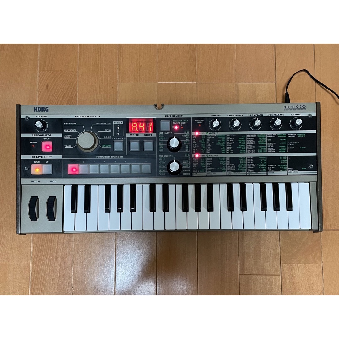 KORG(コルグ)のMICROKORG アナログ モデリング シンセサイザー ボコーダー 楽器の鍵盤楽器(キーボード/シンセサイザー)の商品写真