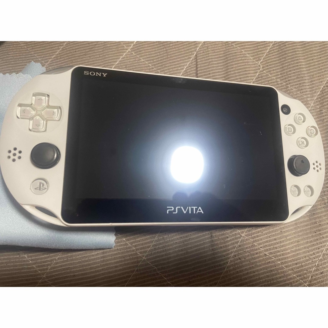 PlayStation Vita - vita グレイシャーホワイト 1番の通販 by ゲーム ...