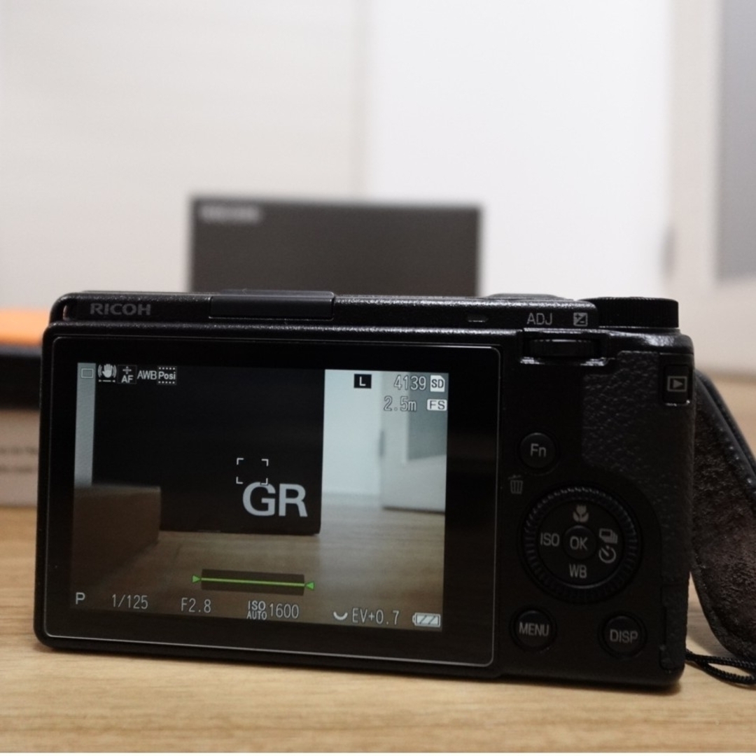 ☆新品未使用、送料無料☆RICOH GRIII☆リコー GR3 オマケ付