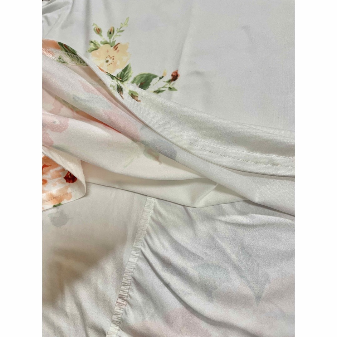 オープンショルダー　肩あき　花柄　トップス レディースのトップス(カットソー(半袖/袖なし))の商品写真